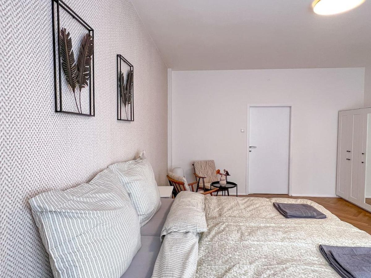 96M2 Of Comfort And Style: 4Bd Apartment In Old Town Pressburg Exterior foto